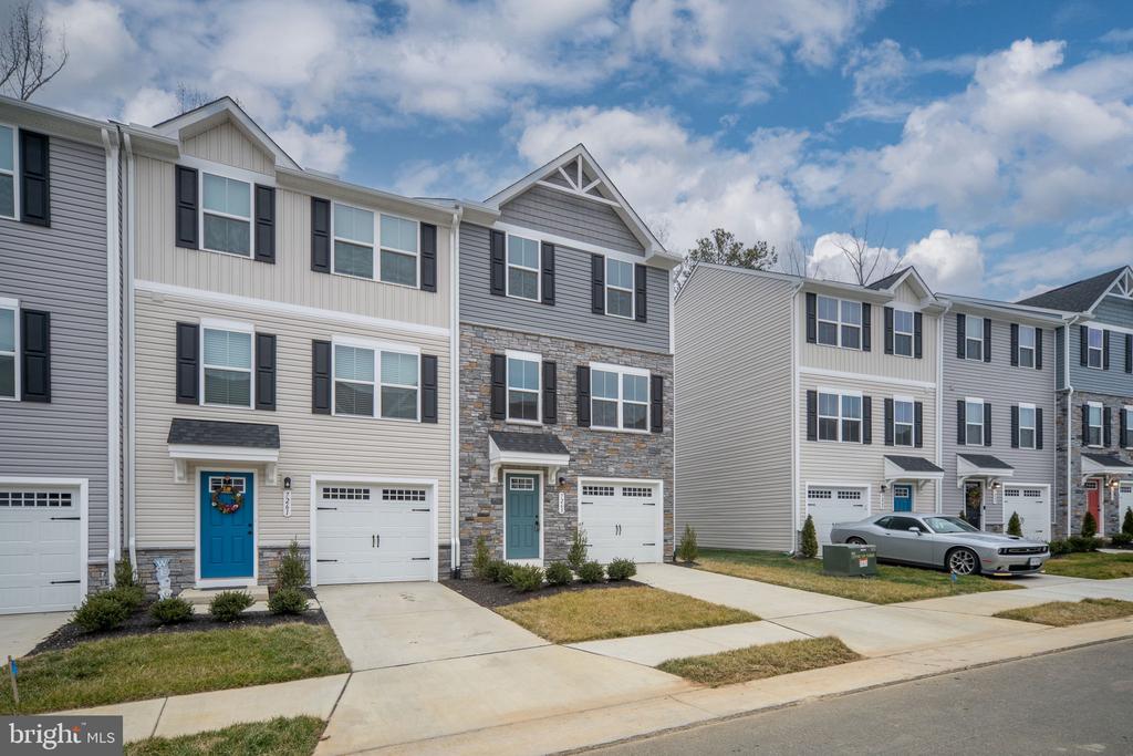 Residential Lease in RUTHER GLEN 3
