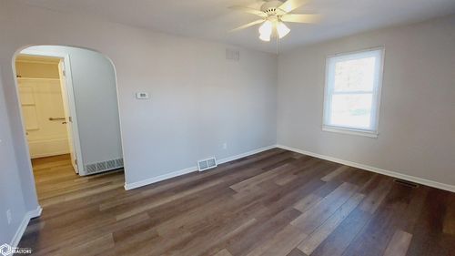 211 W 4th St, Red Oak, IA, 51566-2115 | Card Image