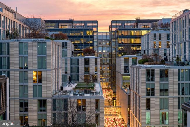 APT-810 - 925 H St Nw, Condo with 2 bedrooms, 3 bathrooms and null parking in WASHINGTON DC | Image 24