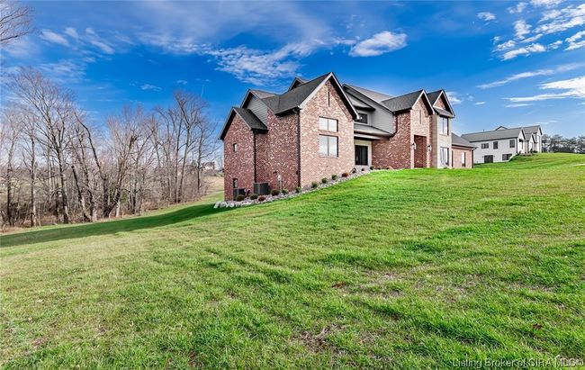 5560 Old Vincennes Rd, Home with 4 bedrooms, 4 bathrooms and null parking in Floyds Knobs IN | Image 10
