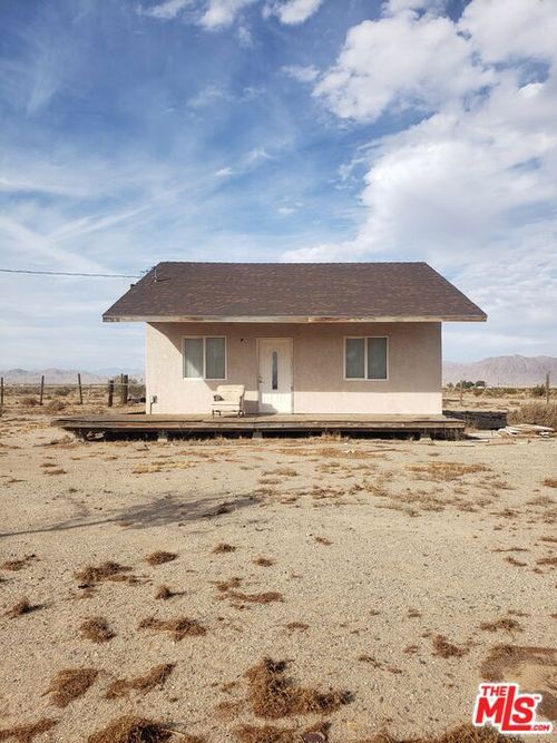  Fairlane Road, Lucerne Valley, CA, 92356 | Card Image