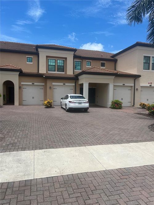 202-10054 Crooked Creek Dr, VENICE, FL, 34293-7406 | Card Image