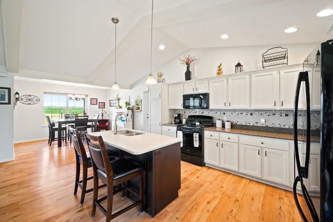 20 Boulder Dr, House other with 3 bedrooms, 3 bathrooms and 2 parking in Carlock IL | Image 8
