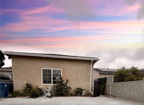 8459 Omelveny Ave, Sun Valley, CA, 91352-3843 | Card Image