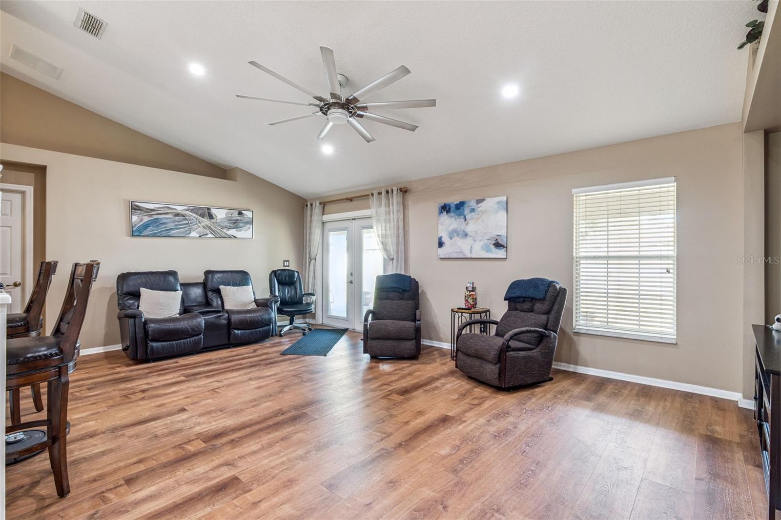 Residential in DELTONA 4