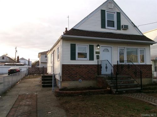 234 Doherty Ave, Elmont, NY, 11003-3016 | Card Image