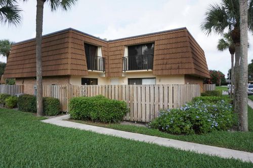 102 Heritage Way, West Palm Beach, FL, 33407-6858 | Card Image