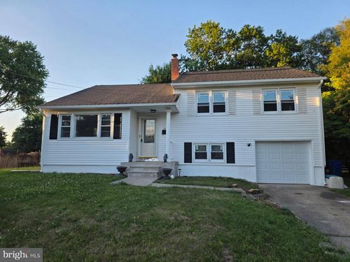 4 Kelly Ct, MOUNT HOLLY, NJ, 08060-1126 | Card Image