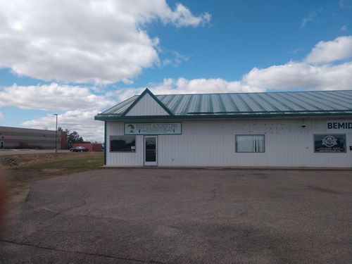 3481 Laurel Dr Nw, Bemidji, MN, 56601-5604 | Card Image
