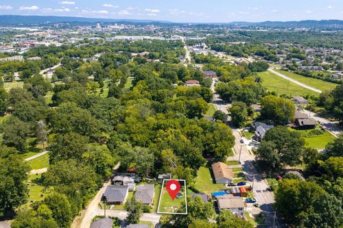 809 W 44th St, Chattanooga, TN, 37410-1517 | Card Image