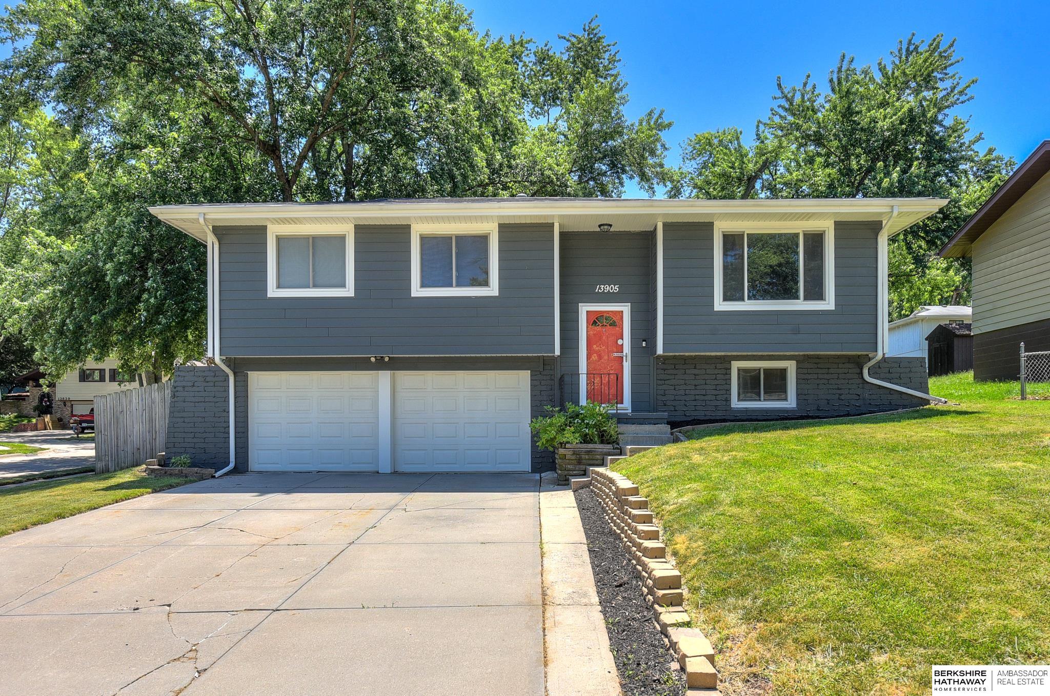 X Cir, Omaha, NE 68137