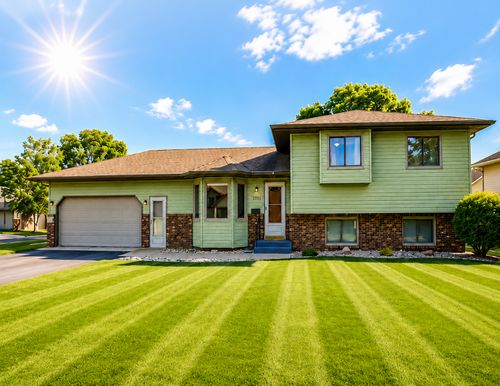1751 Orchid Dr N, North Mankato, MN, 56003-1431 | Card Image