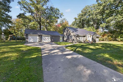 8161 Webster Drive, UNKNOWN, MI, 48144 | Card Image