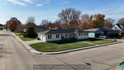 3103 Kennedy Cir, Grand Island, NE, 68803-3463 | Card Image