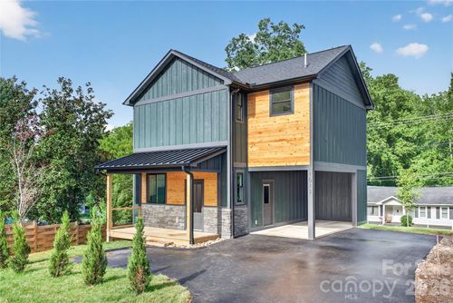 1013 Fassifern Ct, Hendersonville, NC, 28791-3521 | Card Image
