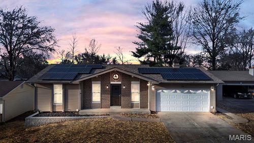 74 Jane Dr, Saint Peters, MO, 63376-2219 | Card Image