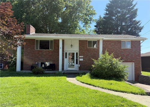 106 36th St, Vienna, WV, 26105-1632 | Card Image