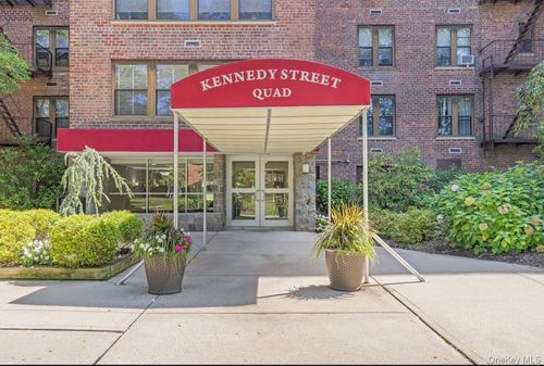 3j-18-75 Corporal Kennedy St, Bayside, NY, 11360-1462 | Card Image