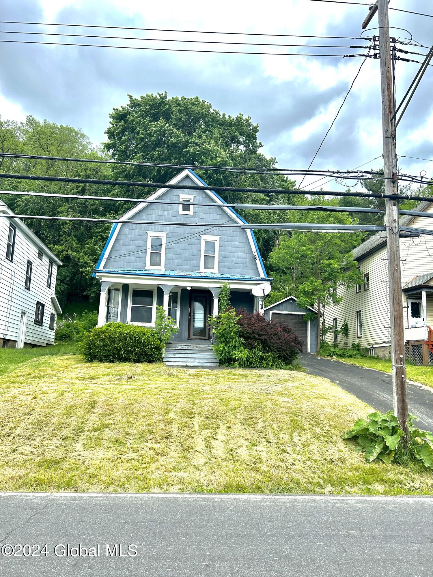 Chapman Dr, Amsterdam, NY 12010