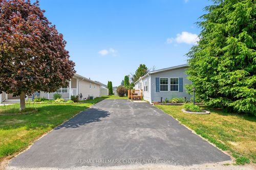 3 Illinois Cres, Wasaga Beach, ON, L9Z3A8 | Card Image