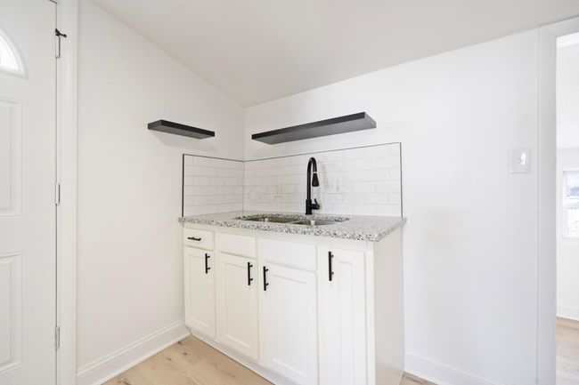 1118 E Chestnut St, House other with 2 bedrooms, 1 bathrooms and null parking in Lancaster OH | Image 9