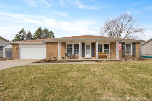 375 N Pine St, WATERMAN, IL, 60556-6043 | Card Image