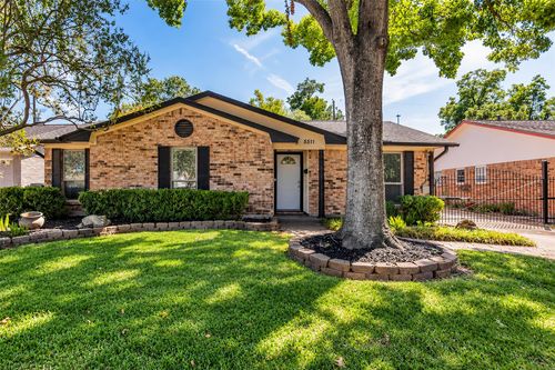5511 Hialeah Dr, Houston, TX, 77092-5130 | Card Image