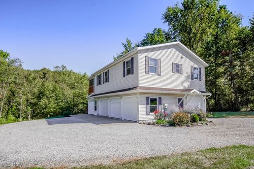 9091 Cable Line Rd, Diamond, OH, 44412-9733 | Card Image