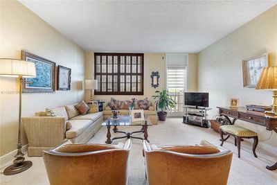 321 - 90 Edgewater Dr, Condo with 1 bedrooms, 1 bathrooms and null parking in Coral Gables FL | Image 1