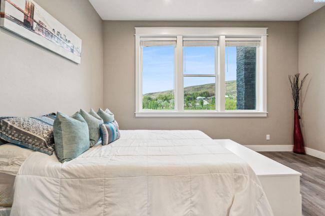 102909 E 1023 Pr Se, Home with 4 bedrooms, 5 bathrooms and null parking in Kennewick WA | Image 33