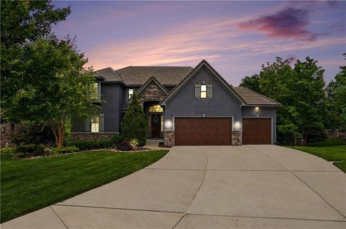 8831 Vista Dr, Lenexa, KS, 66220-8238 | Card Image
