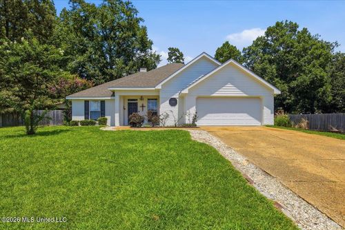 906 Oakwood Cv, Pearl, MS, 39208-8696 | Card Image