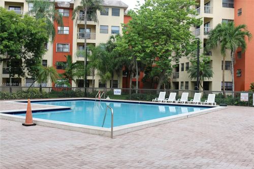 apt-205-8160 Geneva Ct, Doral, FL, 33166-4656 | Card Image