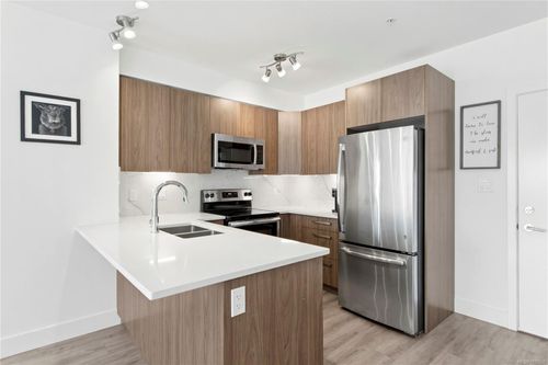 305-3070 Kilpatrick Ave, Courtenay, BC, V9N0G7 | Card Image