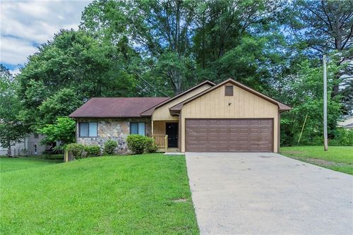 8350 Gledstone Way, Fairburn, GA, 30213-2881 | Card Image