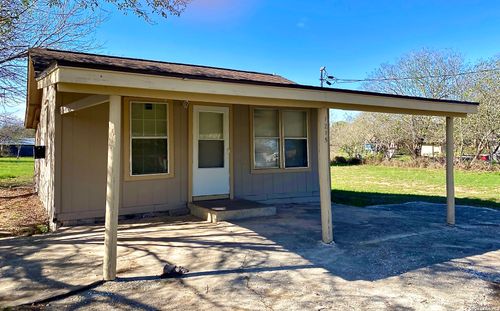 1215 Plum St, Floresville, TX, 78114-1819 | Card Image