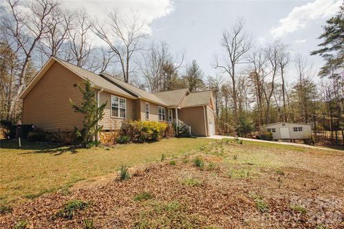 160 Winsome Forest Dr, Nebo, NC, 28761-4796 | Card Image