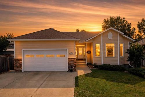 4203 41 Street Close, Ponoka, AB, T4J1V6 | Card Image