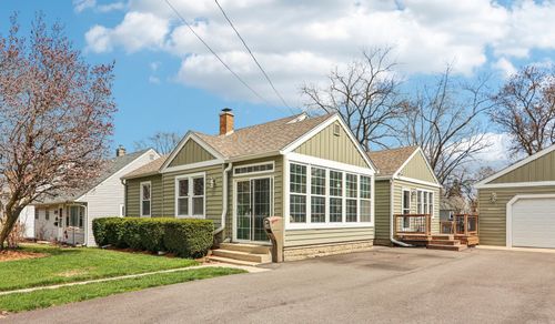 375 S Lake St, Grayslake, IL, 60030-2418 | Card Image