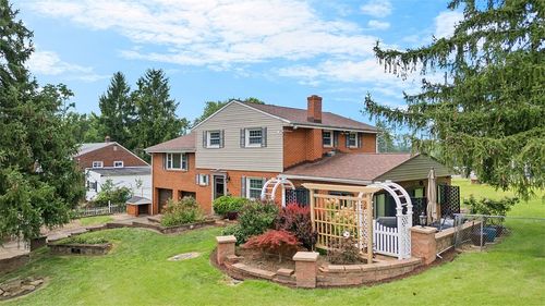 403 Fieldstone Dr, Monroeville, PA, 15146-1125 | Card Image