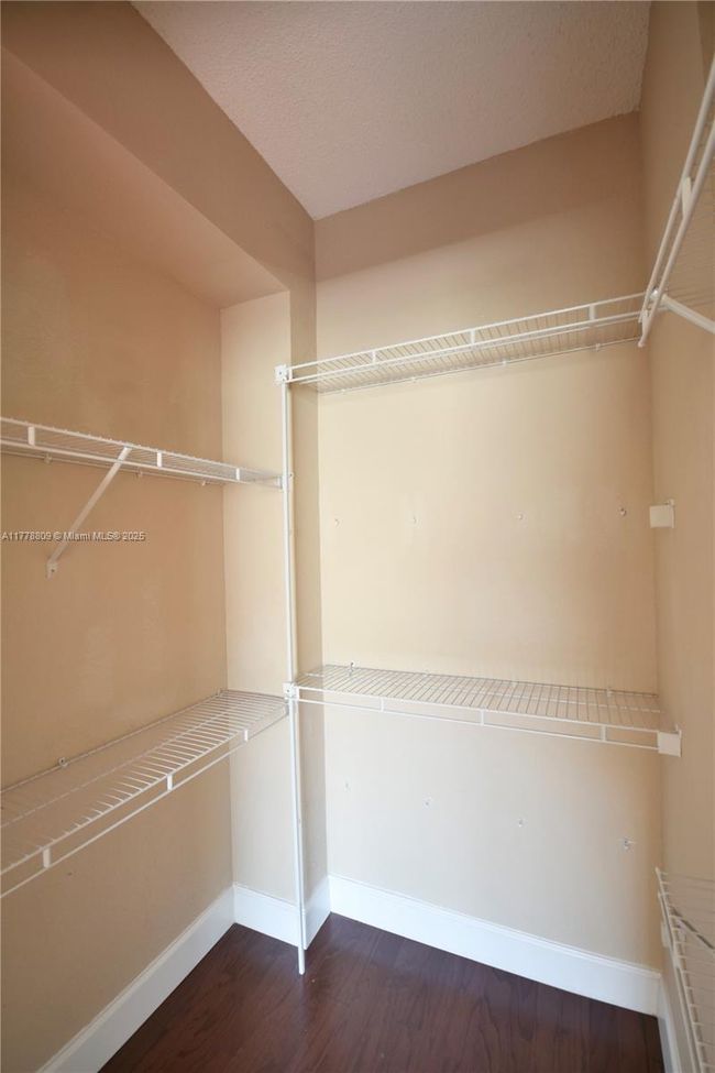 APT-429 - 6001 Sw 70 Th St, Condo with 3 bedrooms, 2 bathrooms and null parking in South Miami FL | Image 12