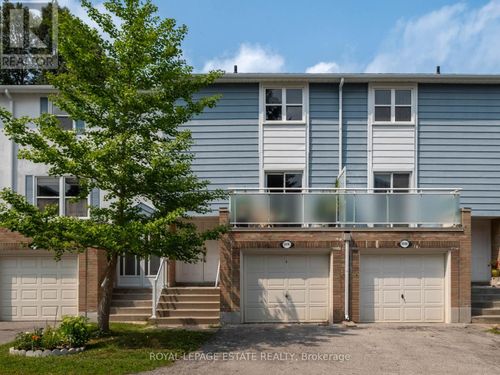 1916 John St, Thornhill, ON, L3T1Z1 | Card Image