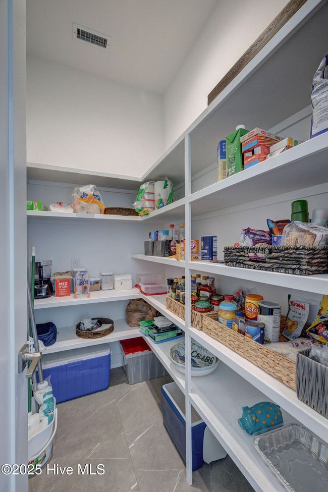 Pantry | Image 24
