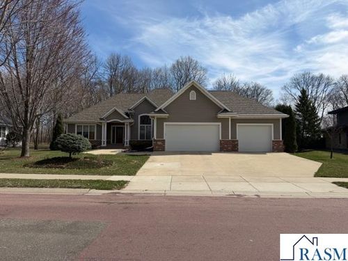 421 Diamond Creek Road, Mankato, MN, 56001 | Card Image