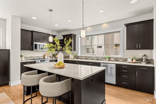 3290 E Thoroughbred Ln, Boise, ID, 83716-7096 | Card Image