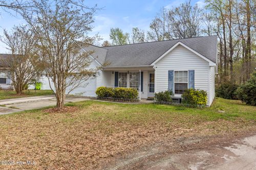 523 Jimmies Creek Dr, New Bern, NC, 28562-3760 | Card Image
