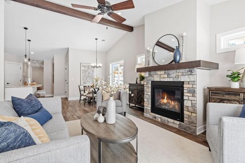 2327 17th Ave E, North Saint Paul, MN, 55109-1804 | Card Image
