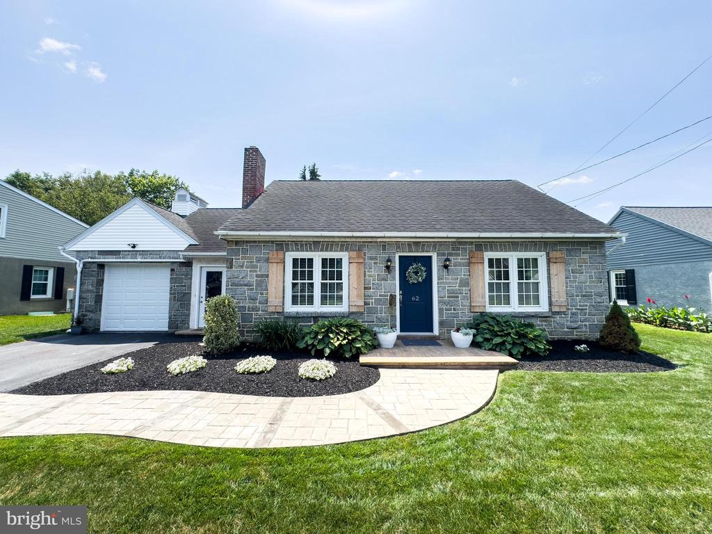 Rose Ave, Leola, PA 17540