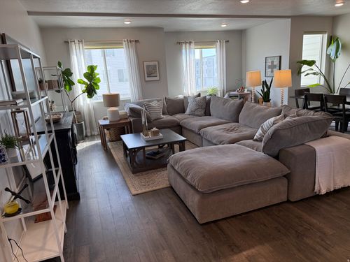 689 E Ryegrass Dr, Eagle Mountain, UT, 84005-5477 | Card Image