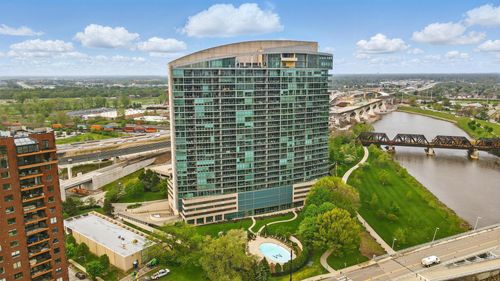 apt-2120-1 Miranova Pl, Columbus, OH, 43215-5094 | Card Image